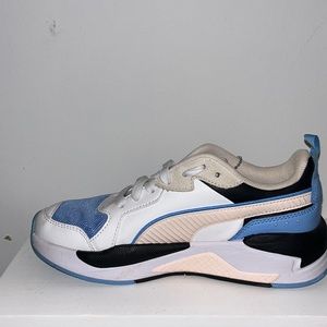 SIZE : 7 Woman’s Puma Shoes